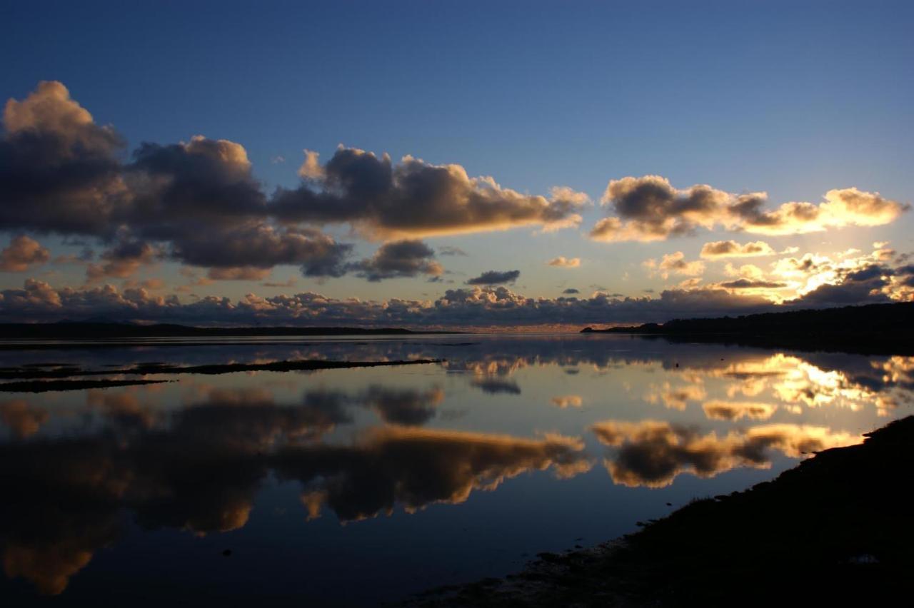 Llanw Malltraeth - Malltraeth Tides Llangadwaladr  المظهر الخارجي الصورة