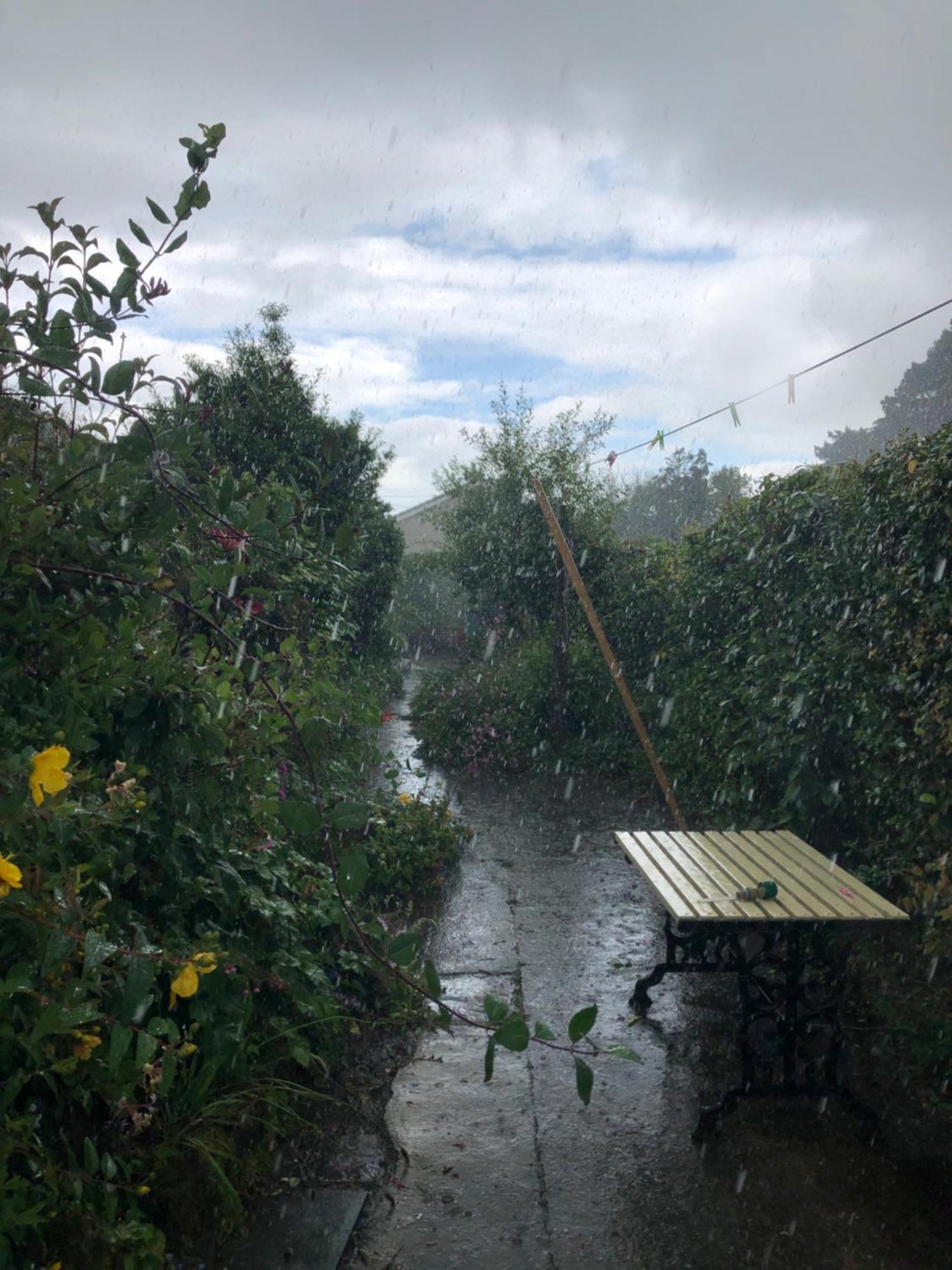 Llanw Malltraeth - Malltraeth Tides Llangadwaladr  المظهر الخارجي الصورة